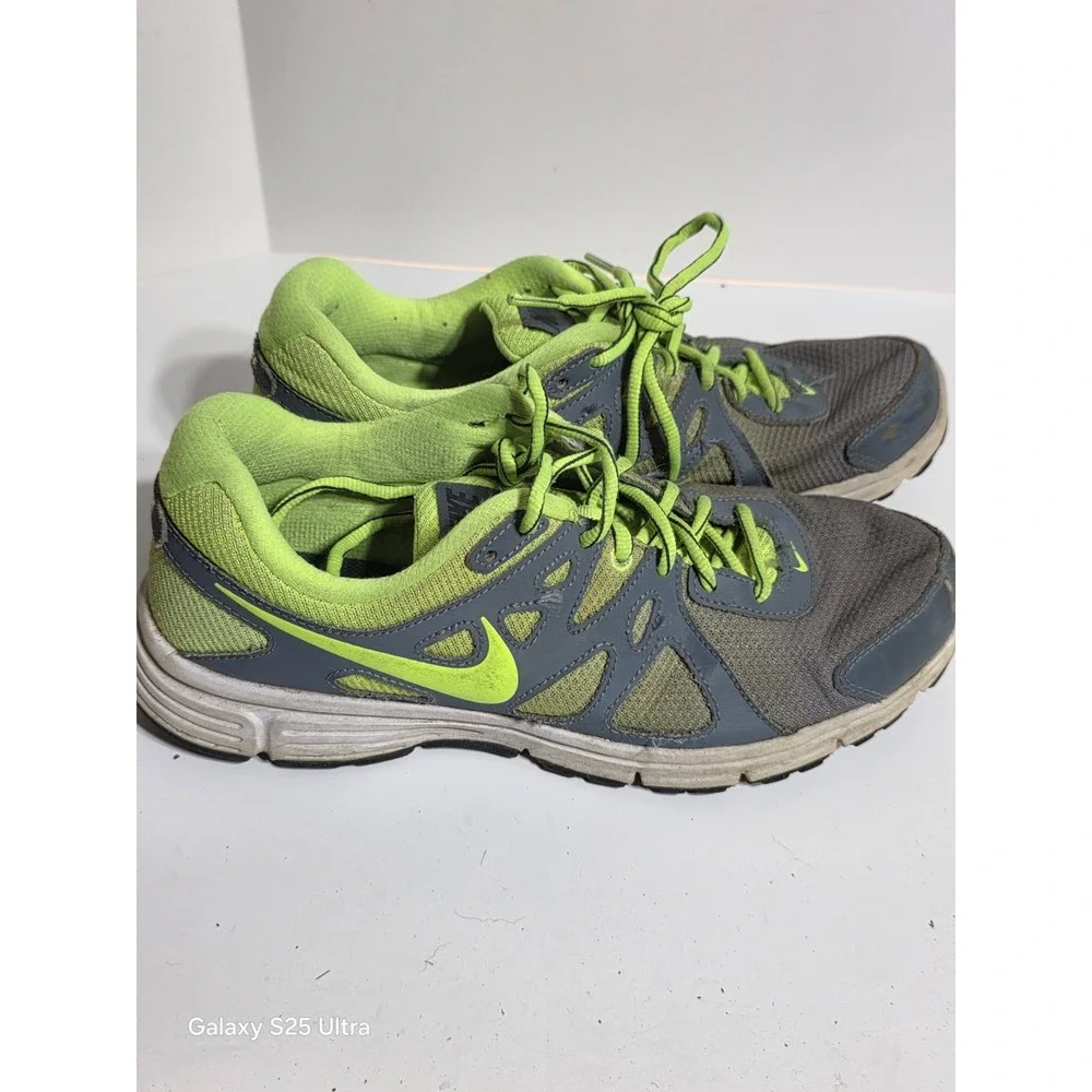 Nike Womans‎ Running Sneakers Size 8.5 Revolution #724923-410
